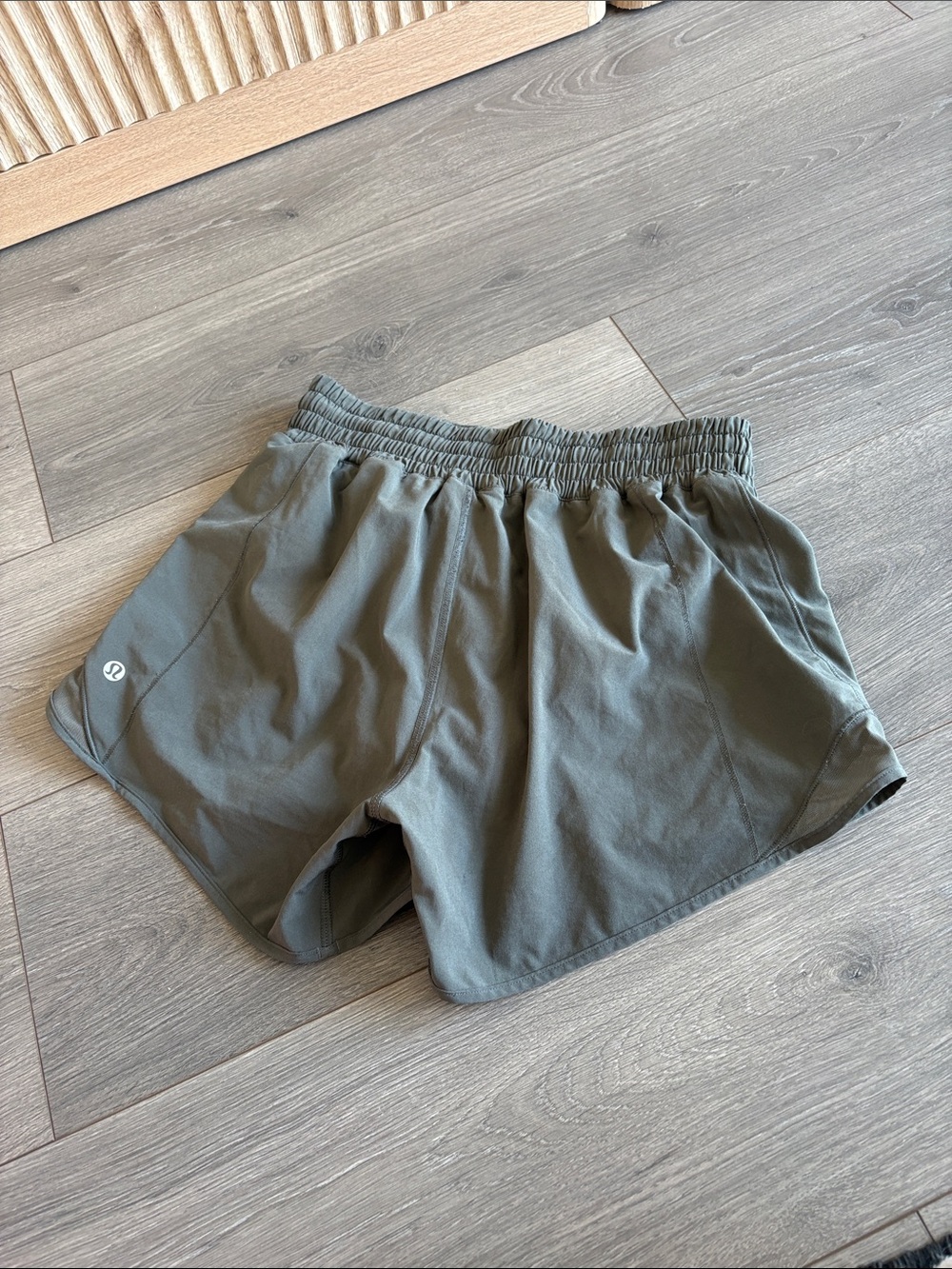 Lululemon HR Hotty Hot Shorts Size 4 4” inseam dark green